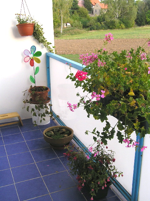 balkon vlevo od dveří